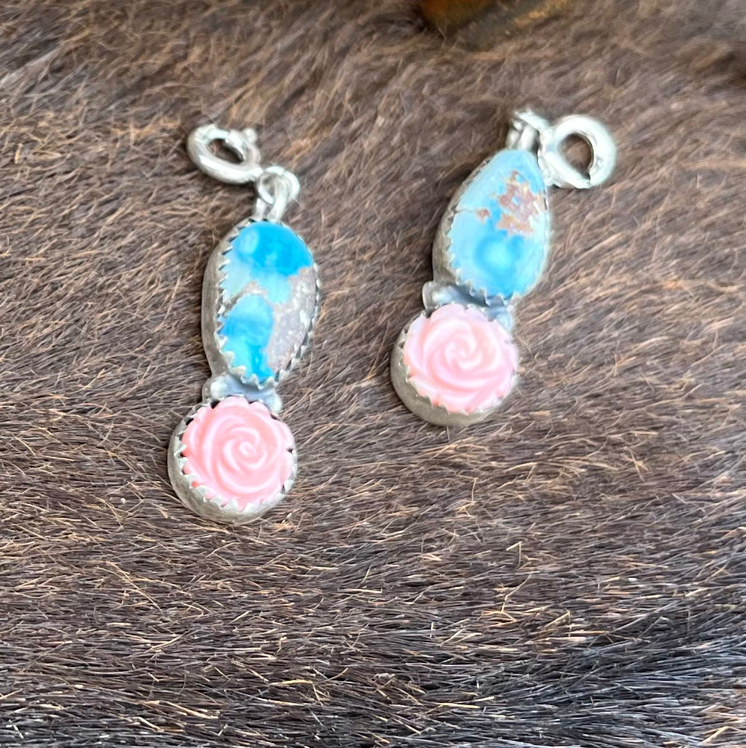 Golden Hills/Pink Conch charm