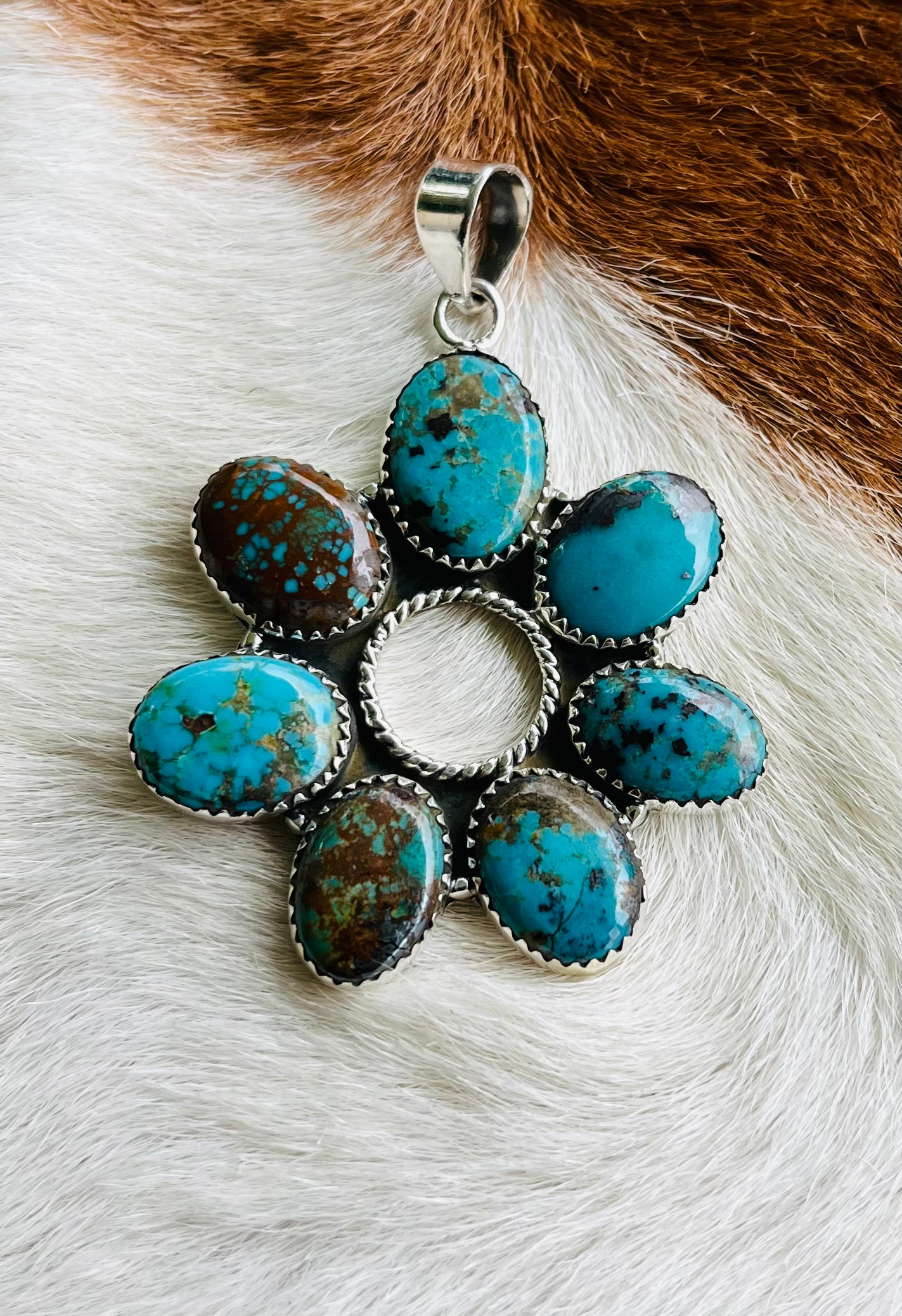 Sierra Bella Pendant